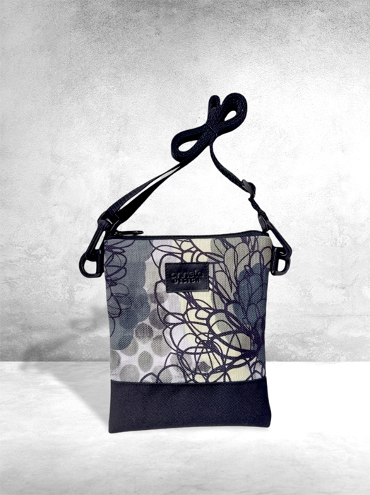 Onnela Design käsilaukku ja huivi.